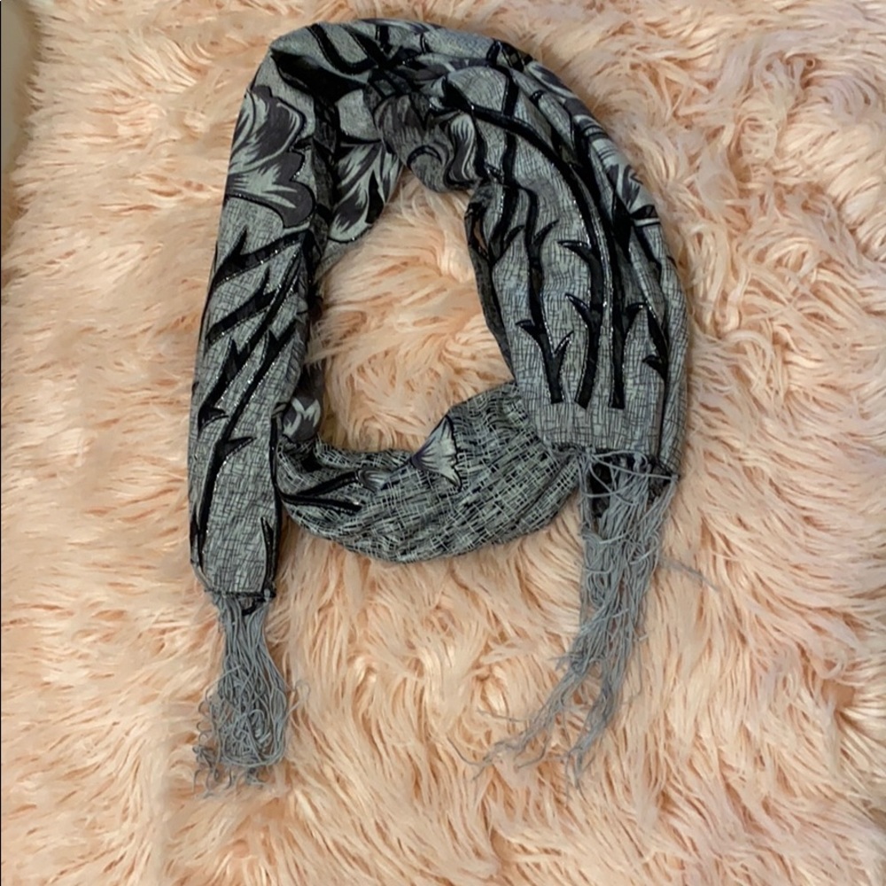 Scarf - Picture 3 of 4
